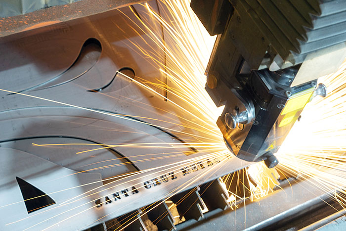 四川激光切割設(shè)備打孔時(shí)出現(xiàn)爆孔現(xiàn)象是怎么回事？