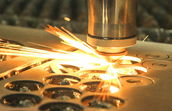 激光切割機(jī)的使用需要注意哪些事項(xiàng)？