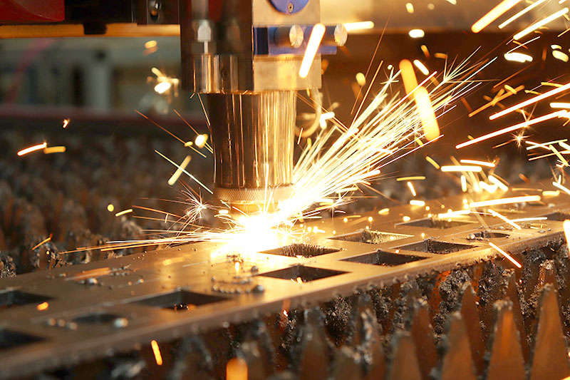 為什么越來(lái)越多的廠家開(kāi)始追捧光纖激光切割機(jī)？